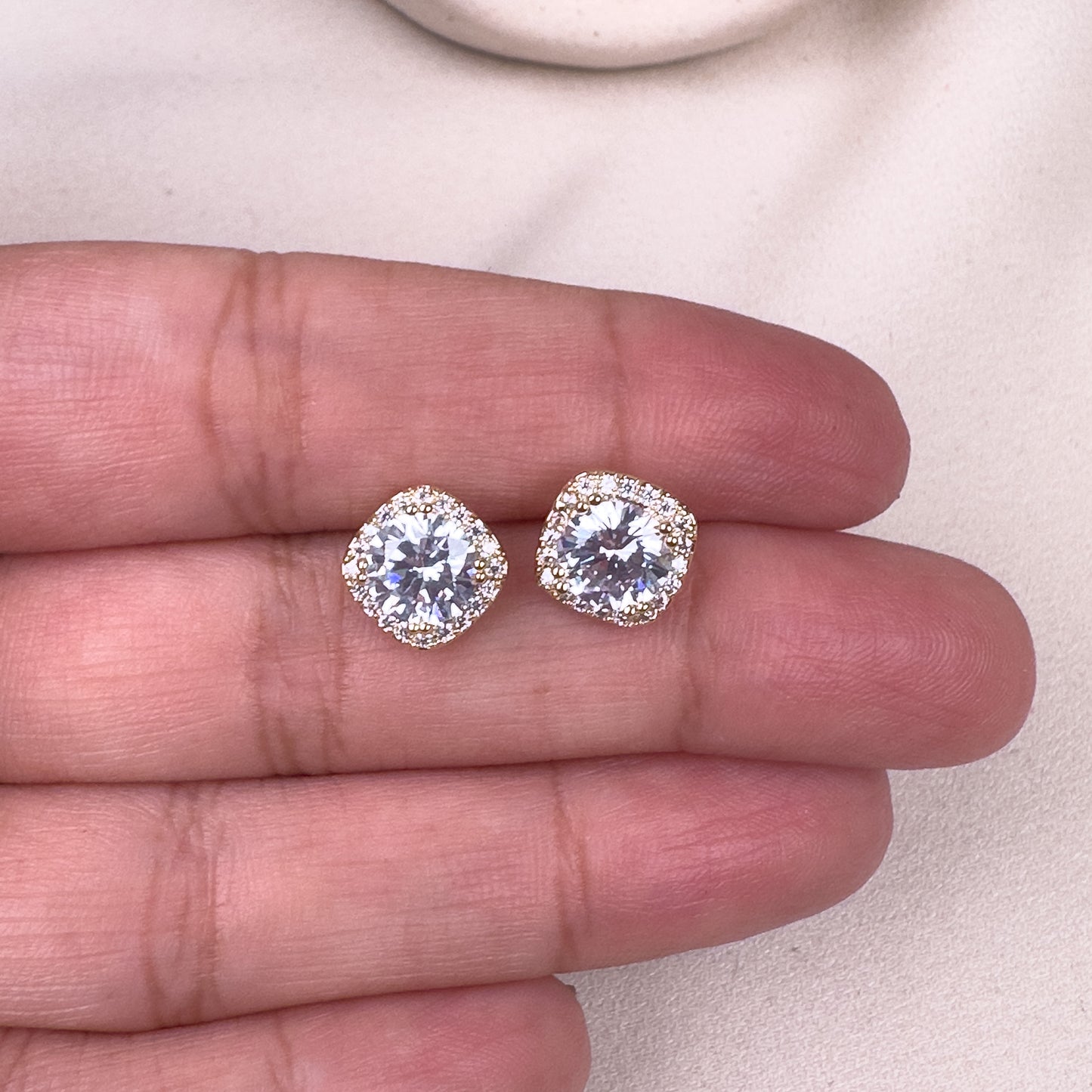 Ollie Solitaire Earrings (Gold)