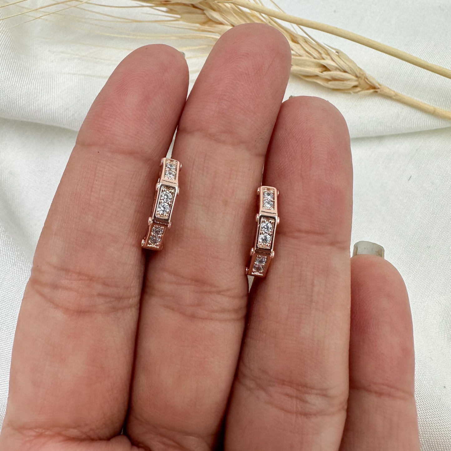 Nisha Huggie Hoops