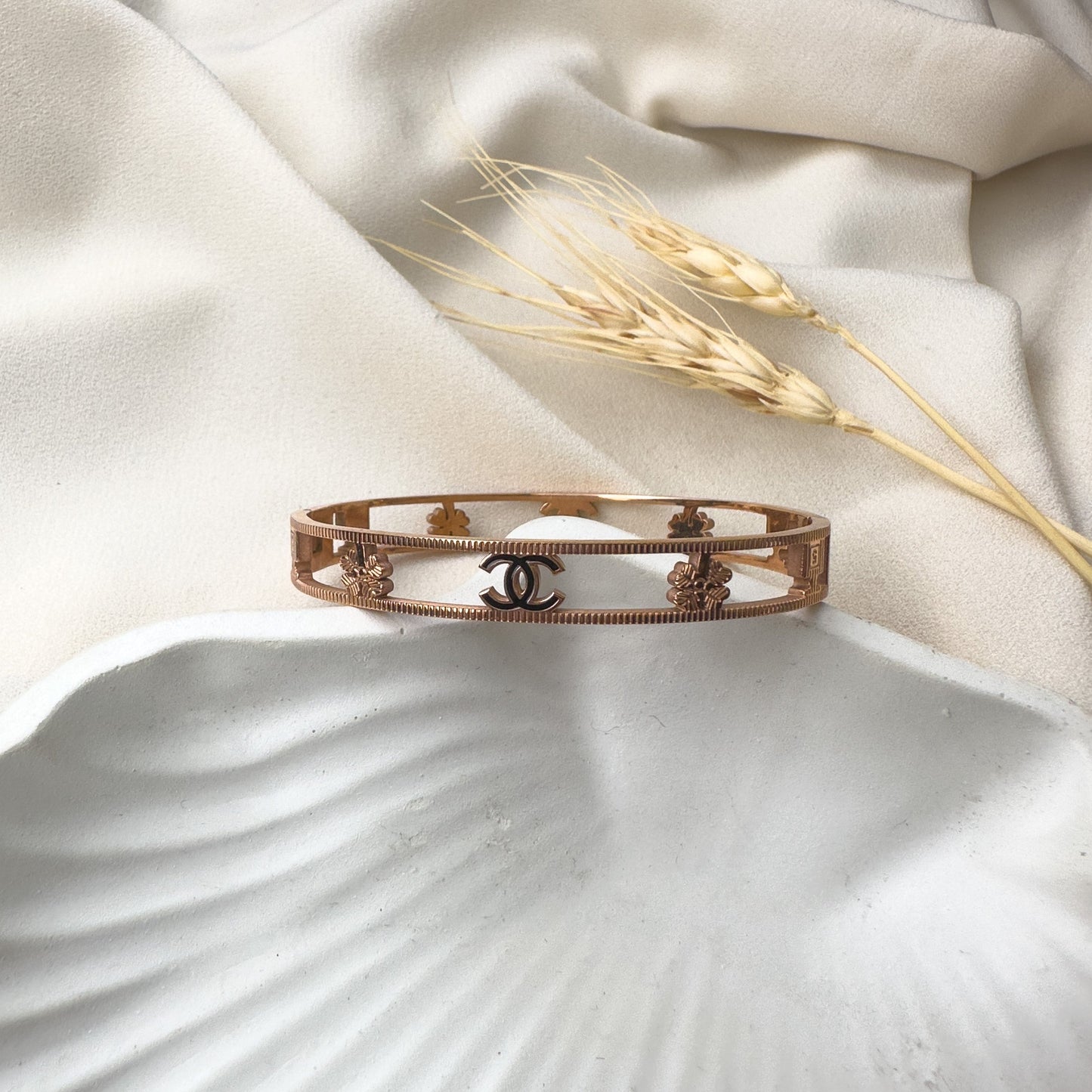 Viola Bracelet Band