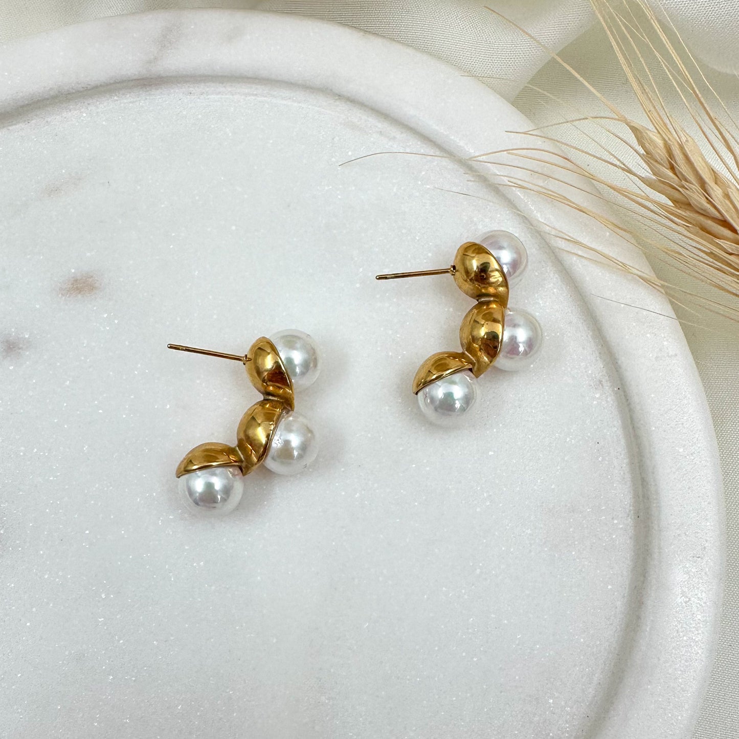 Rowina Pearl Earrings