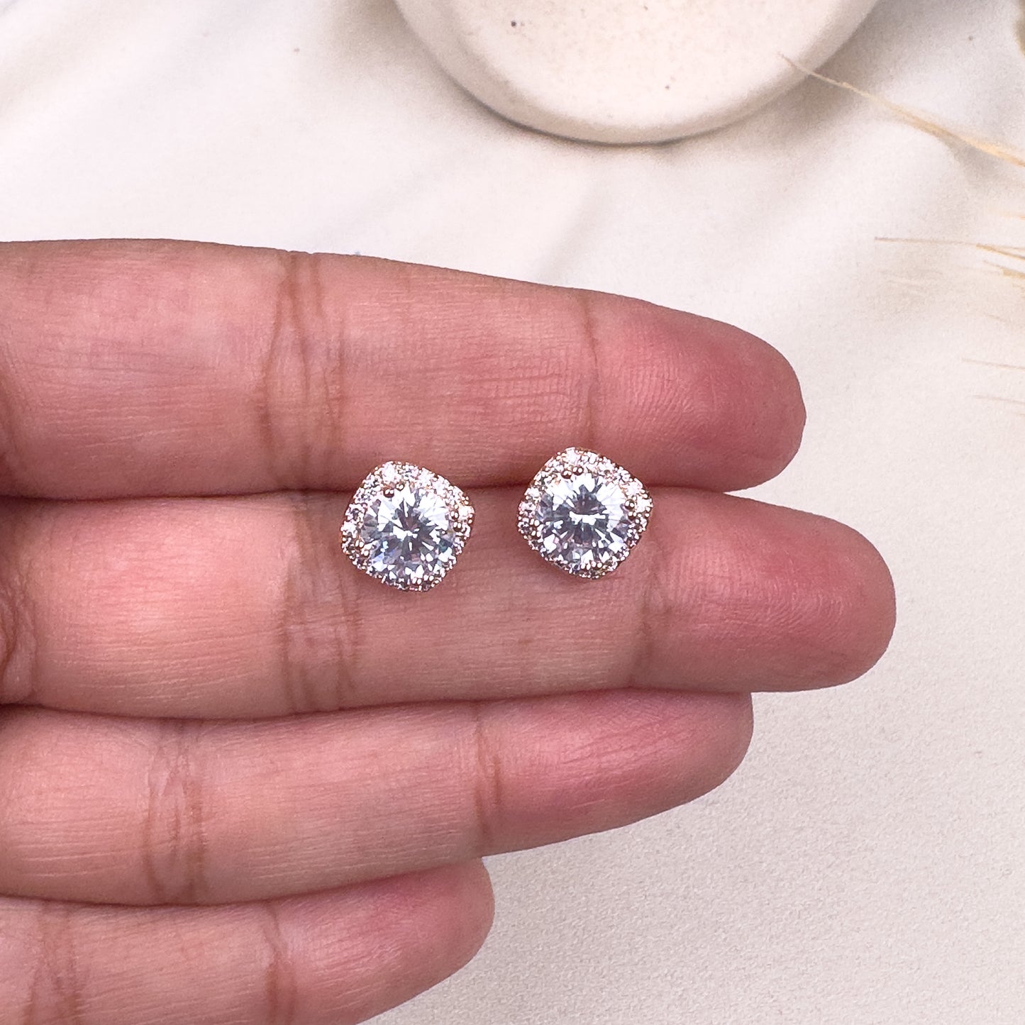 Ollie solitaire Earrings (Rose gold)