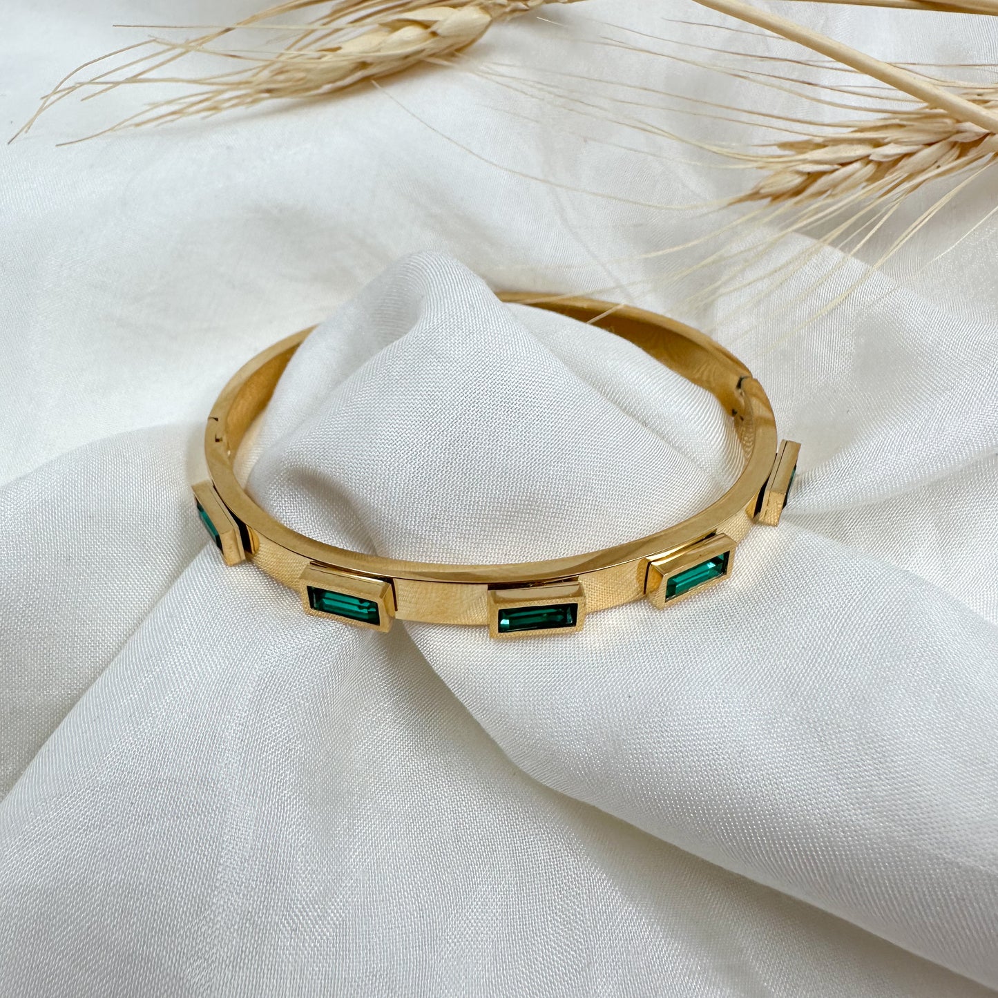 Emerald Olivia Bracelet Band