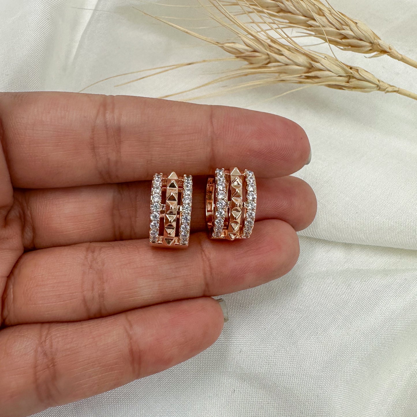 Bodie Huggie Hoops