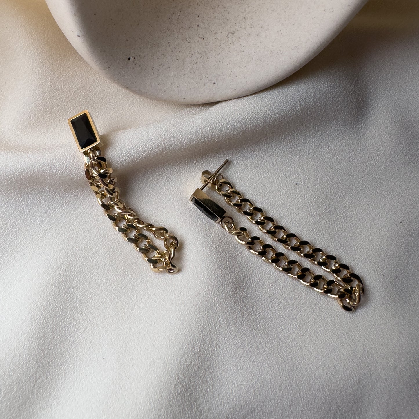 Carla Chain Earrings (Black)