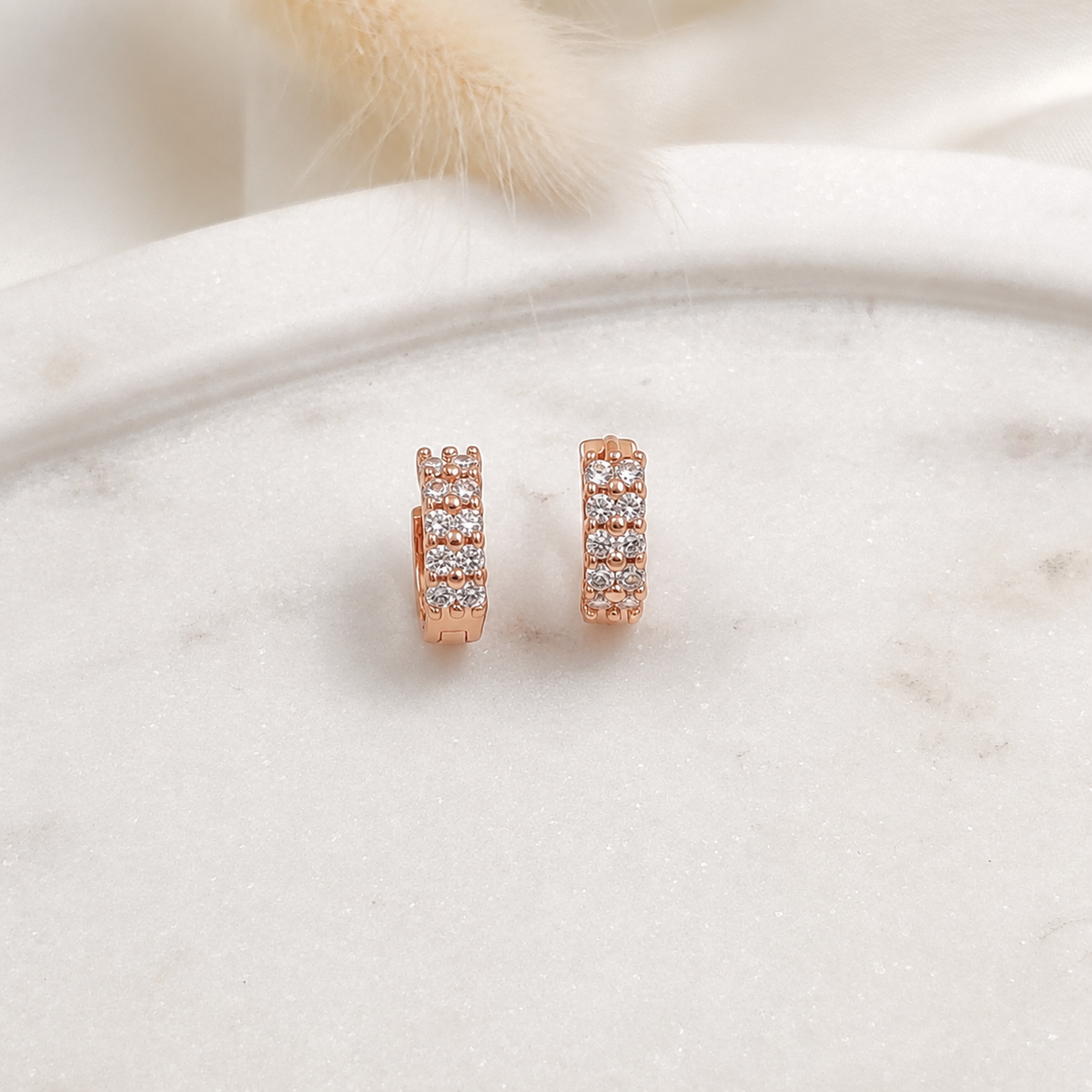 Cruzy Huggie Hoops