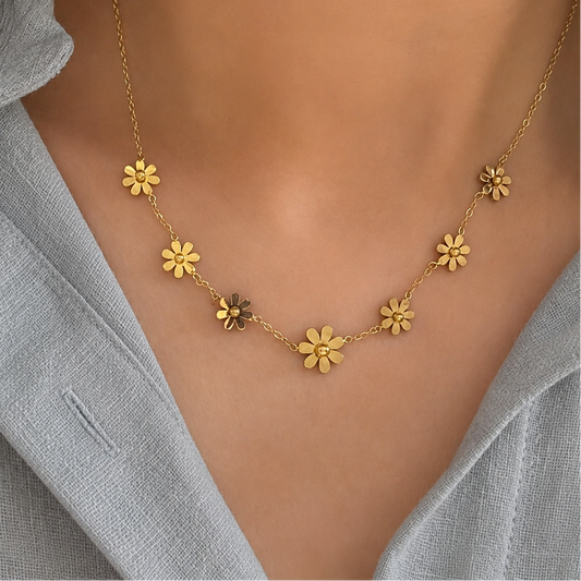 Sara Flower Necklace
