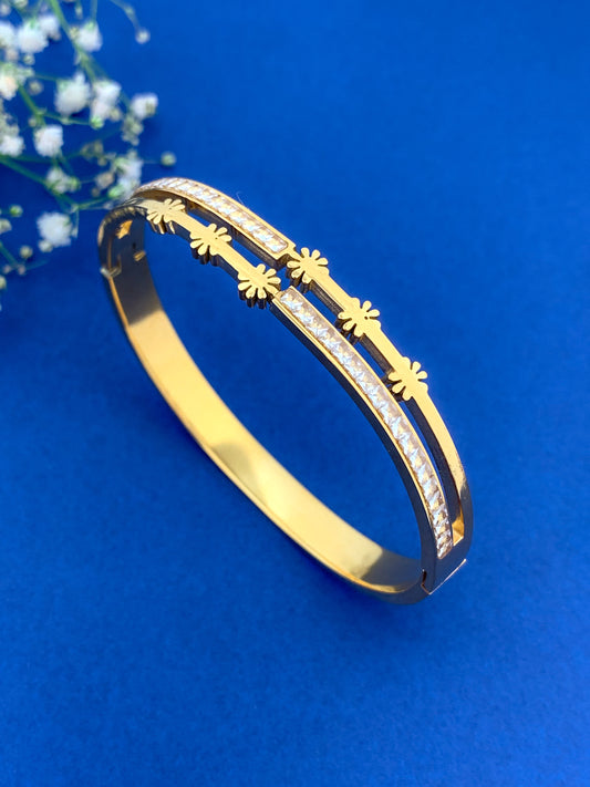 Golden Daisy Bracelet Band