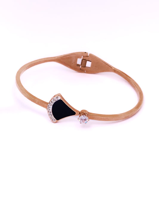 Black Cassy Bracelet Band