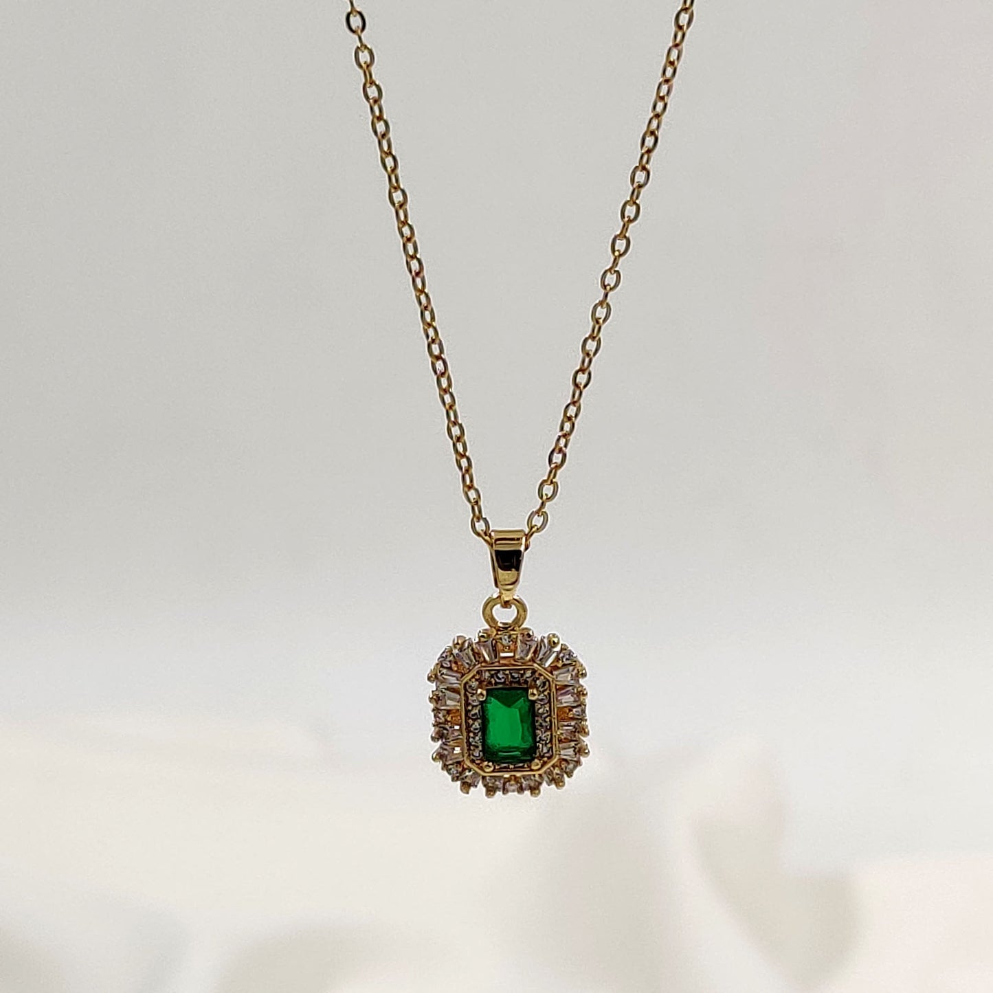 Emerald Radiance Pendant Necklace
