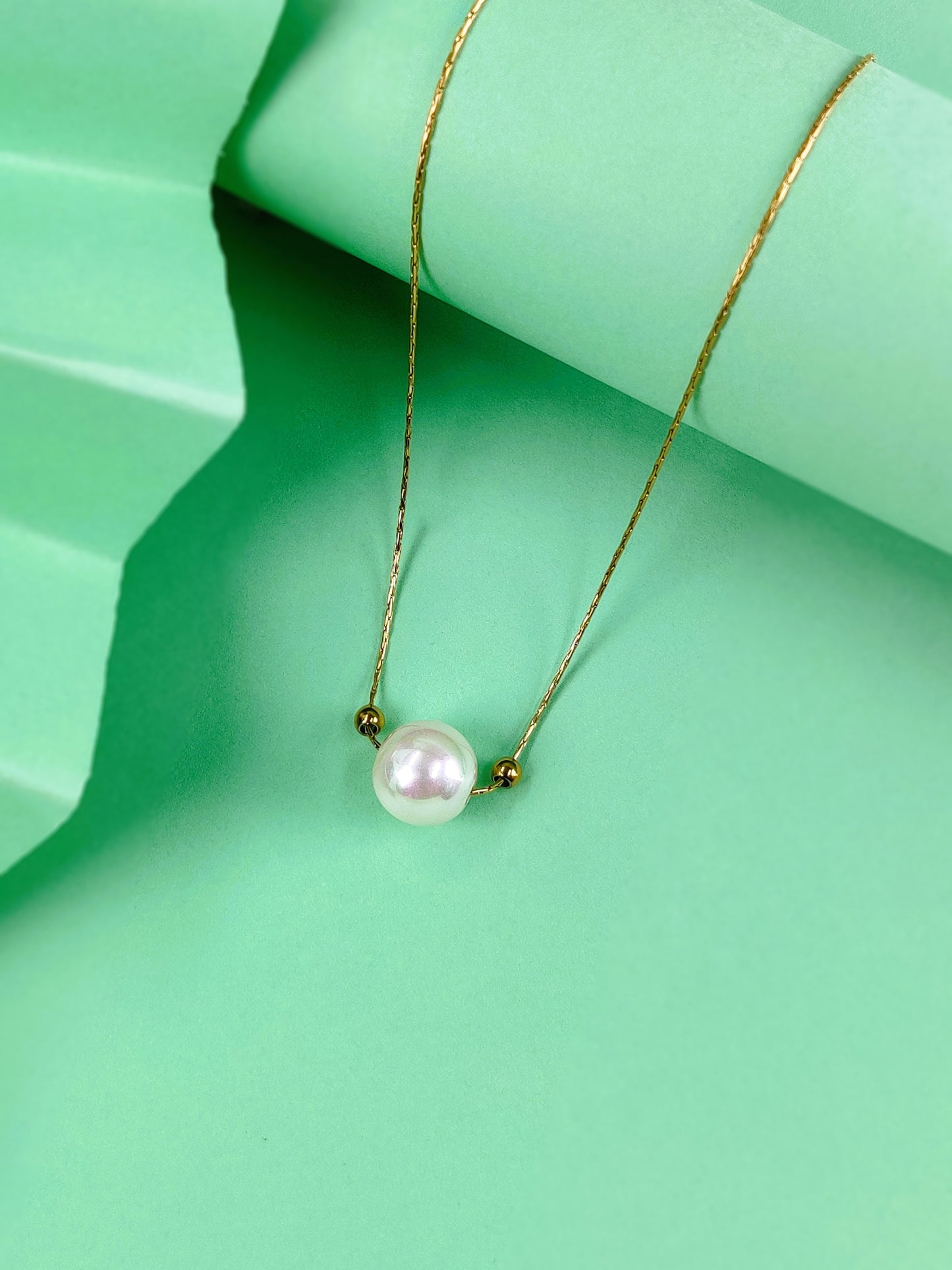 Classic Pearl Necklace