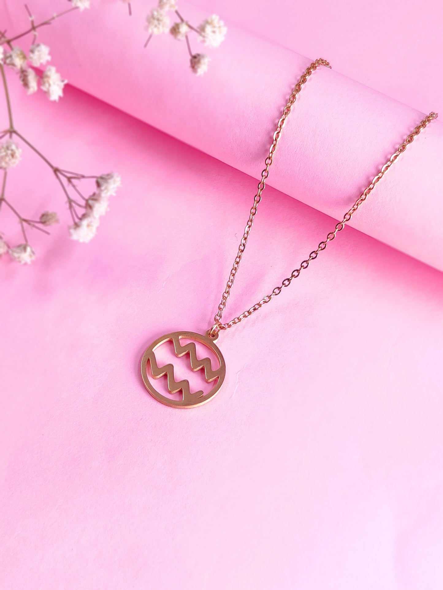 Gold Zodiac Necklace (Aquarius)