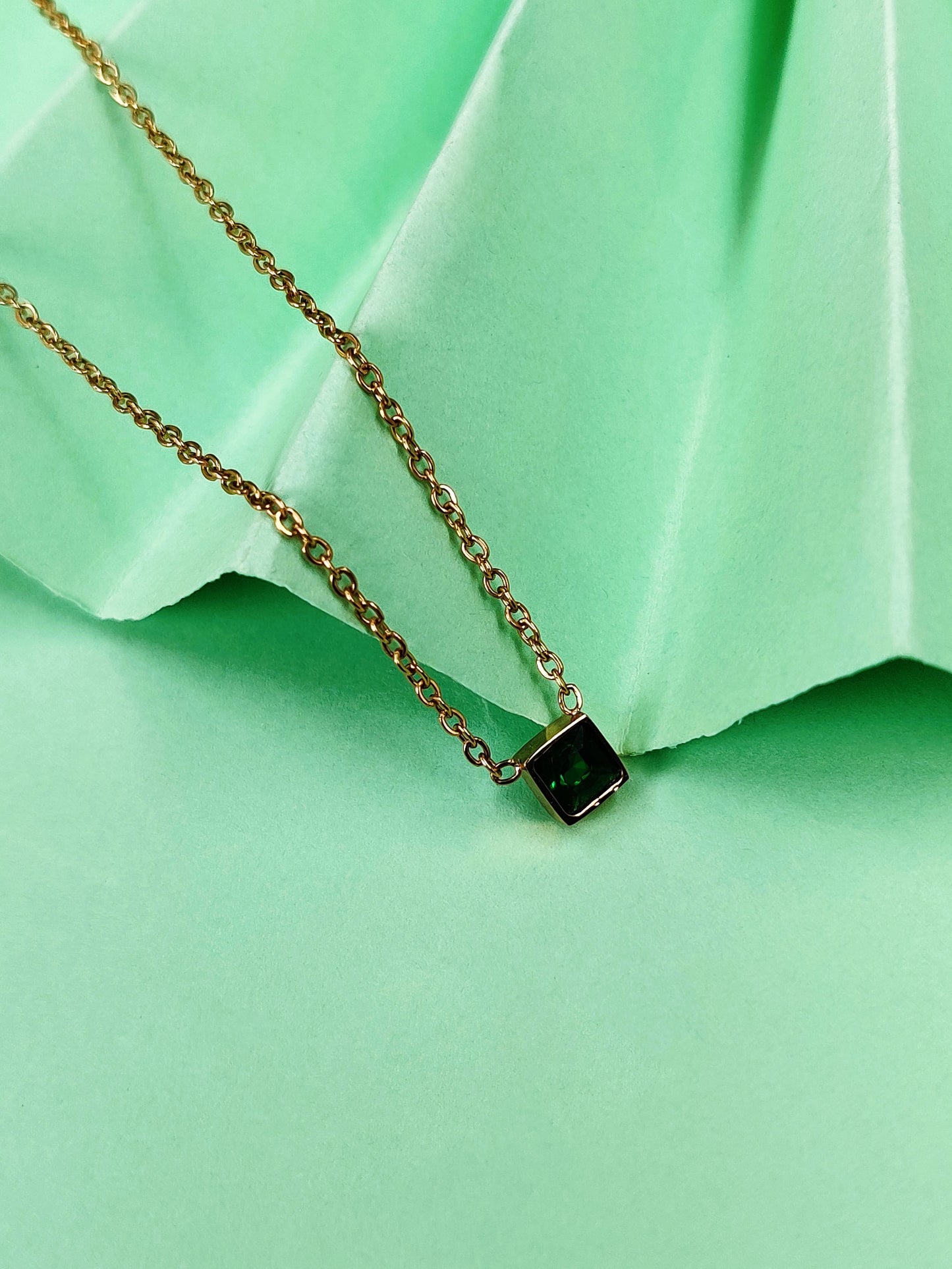 Dusky Gleam Necklace