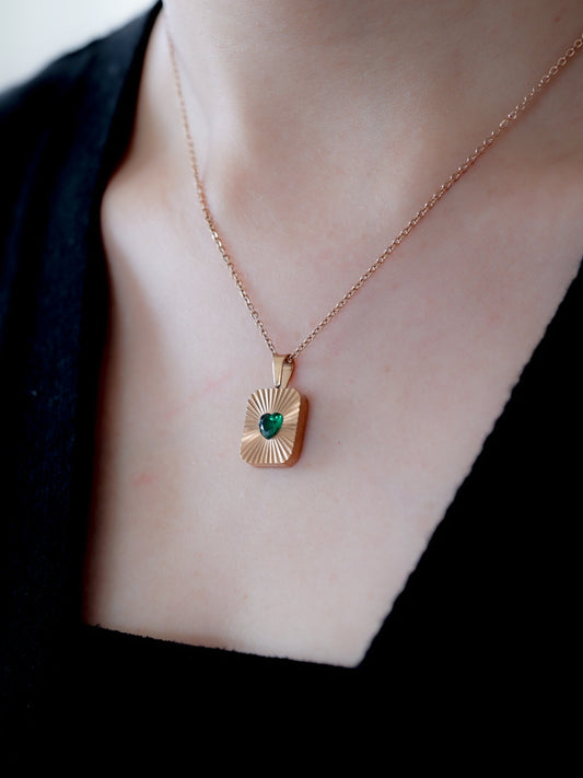 Emerald Heart Bar Necklace (Rose gold)