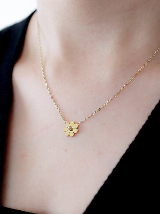 Golden Daisy Necklace