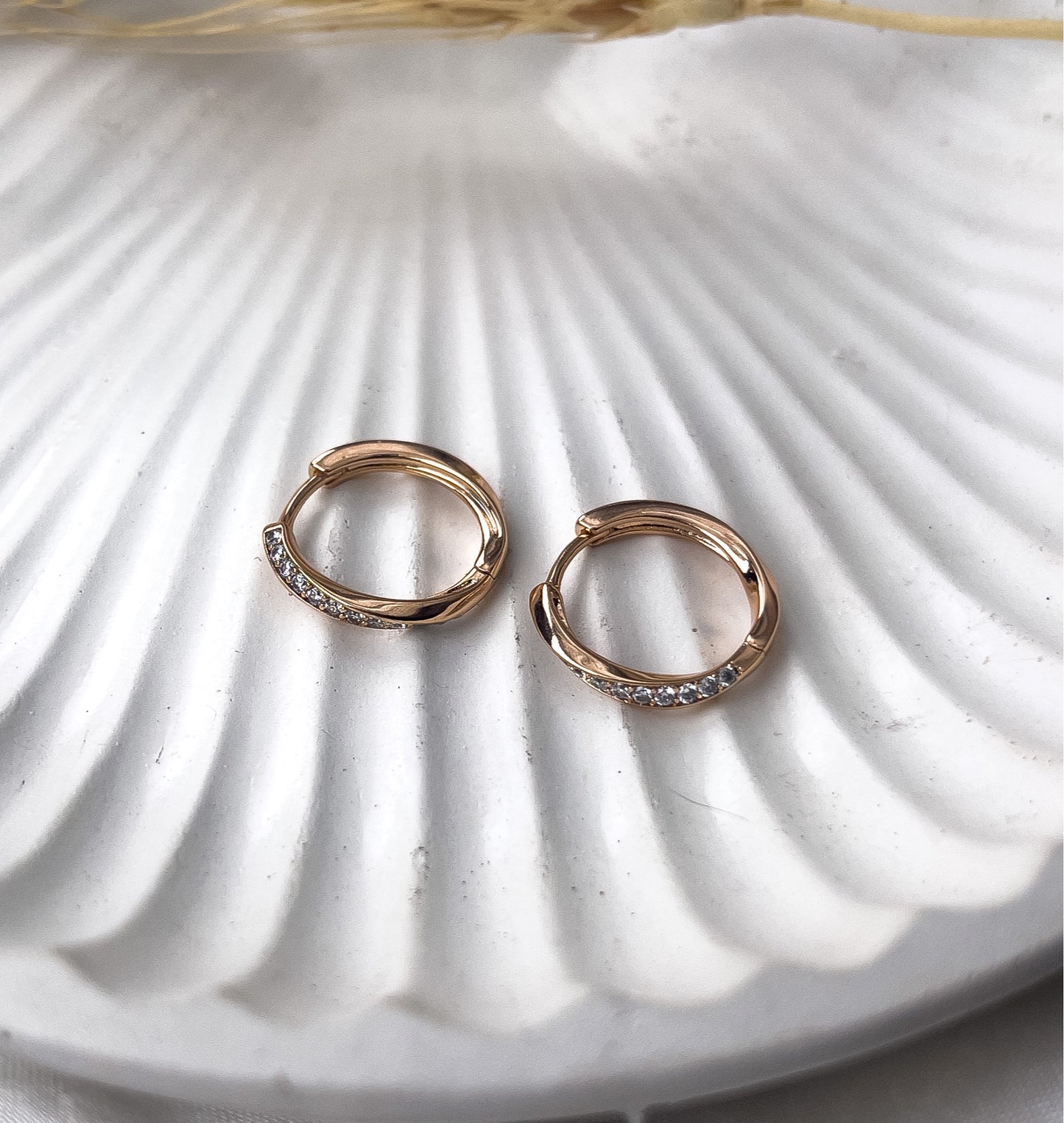 Twist Hoops
