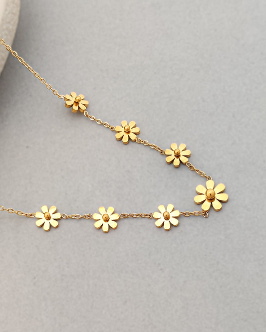Sara Flower Necklace