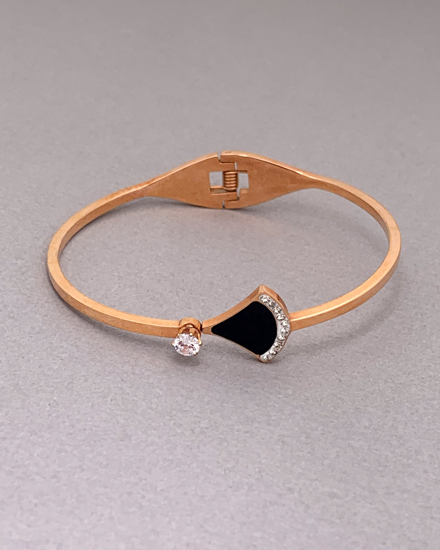 Black Cassy Bracelet Band