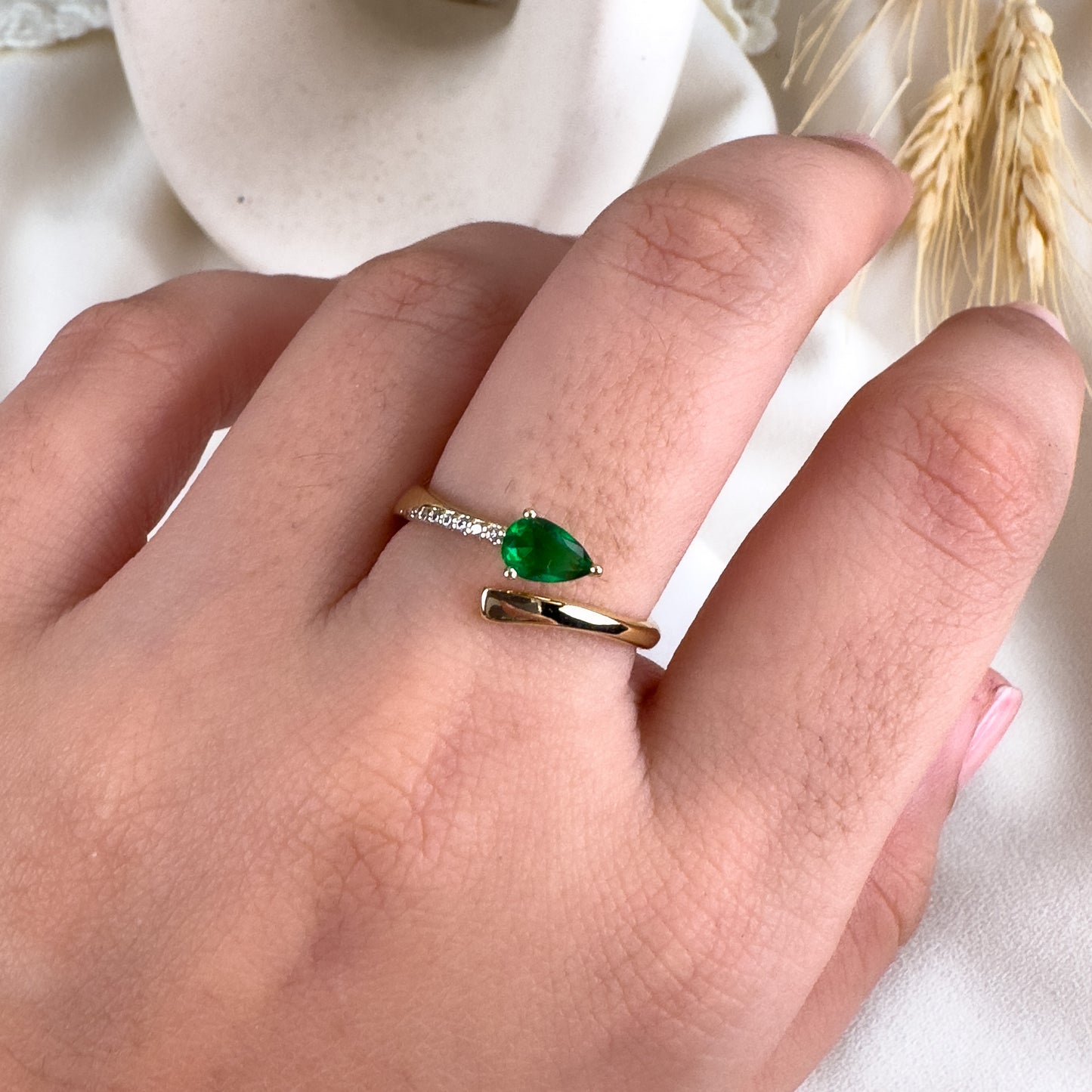 Emerald Erica Ring