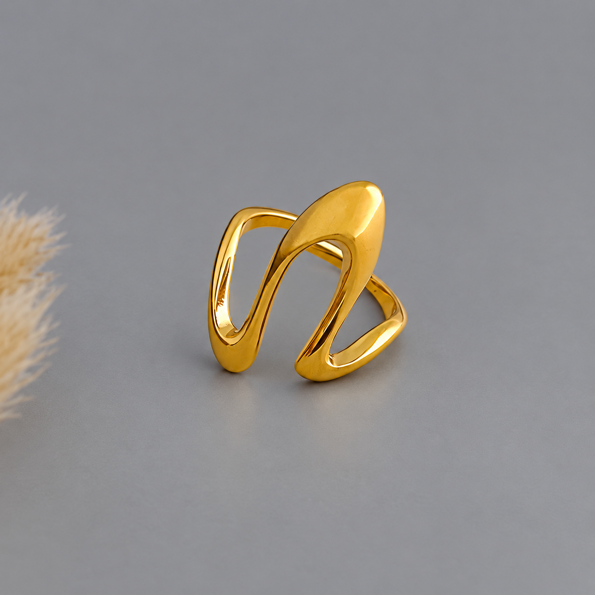 Serpentine Glow Ring