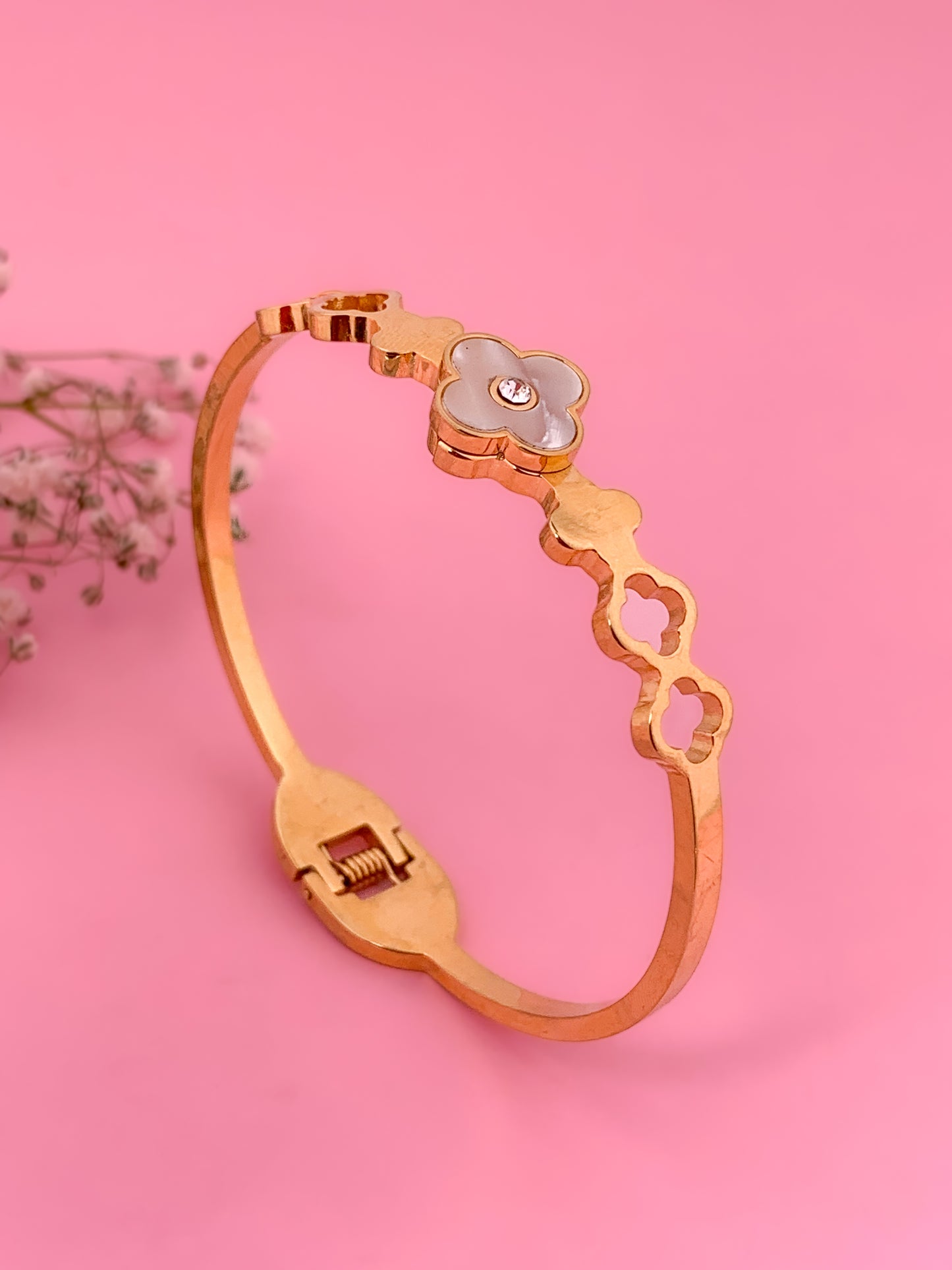 Clover Flourish Bracelet Band