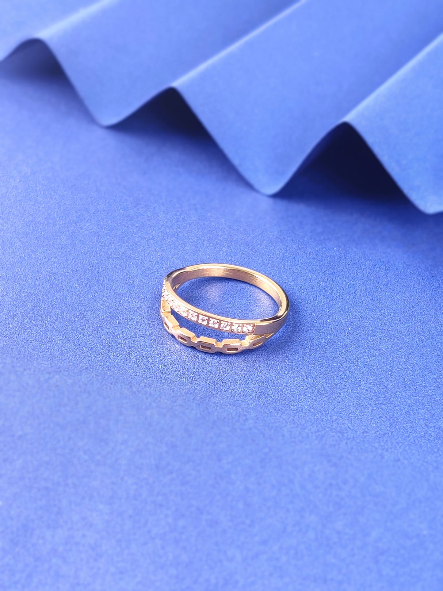 Crystal Link Ring