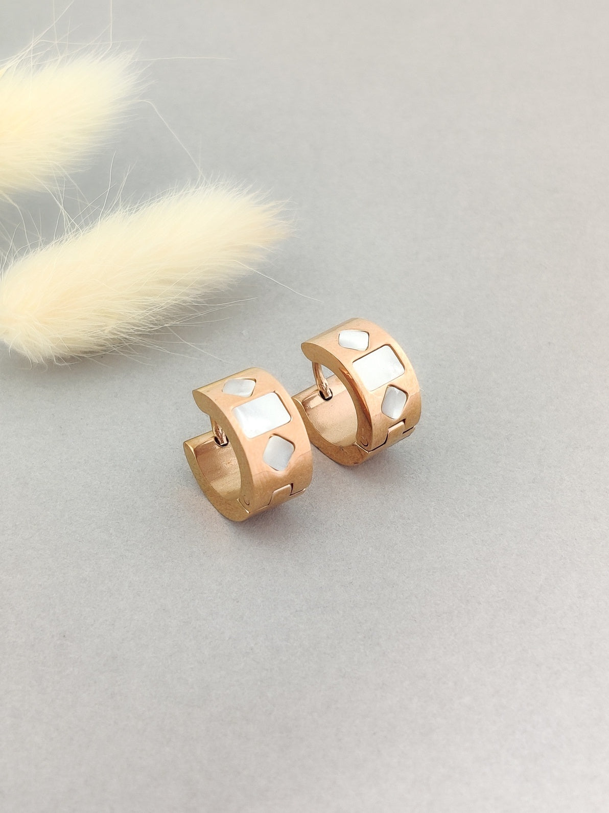 Ivy Huggie Hoops