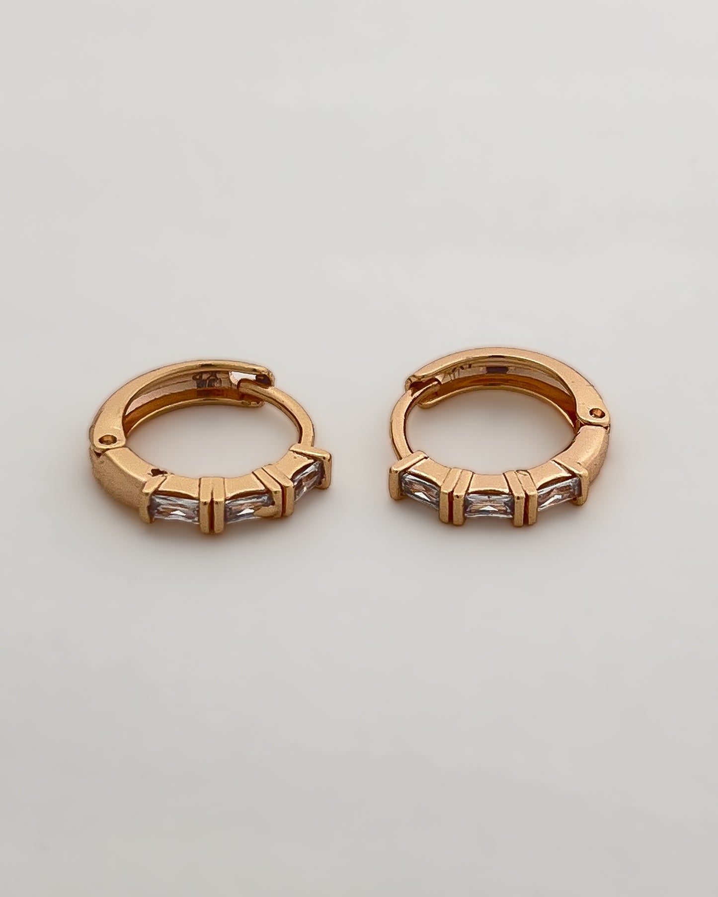 Luxe Link Huggie Hoops