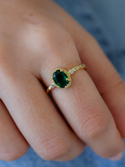 Emerald Amira Ring