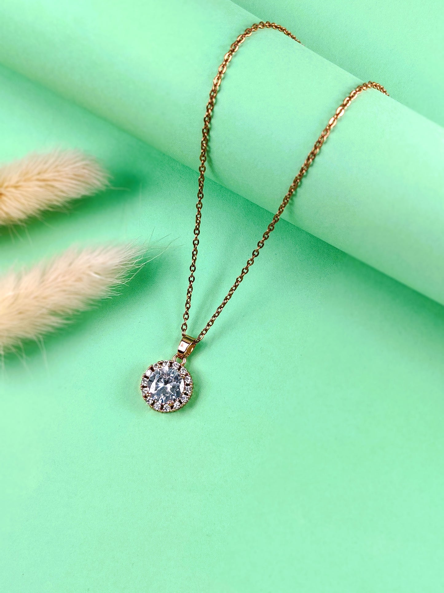 Solitaire Yovanna Necklace