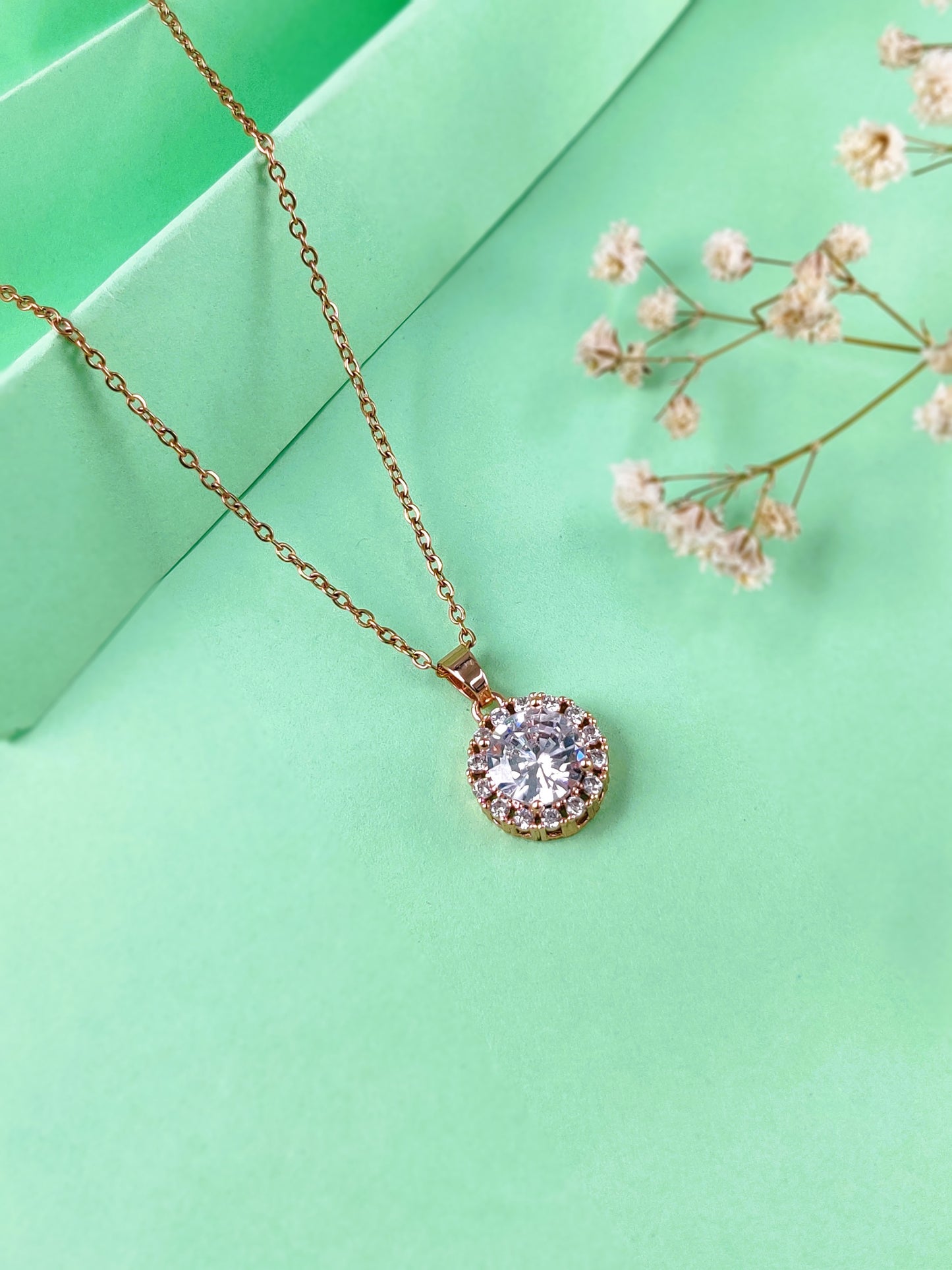 Solitaire Yovanna Necklace