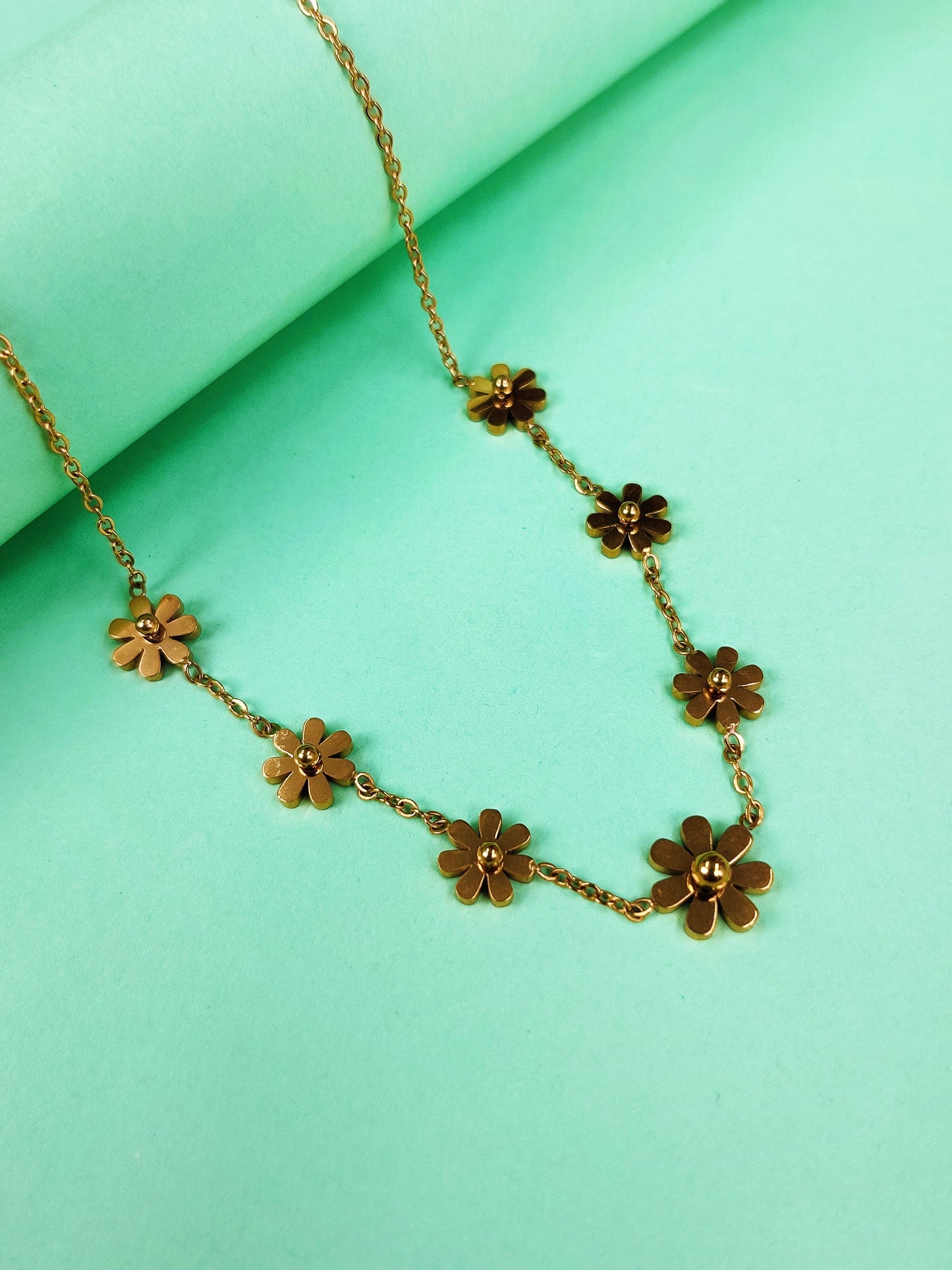 Sara Flower Necklace