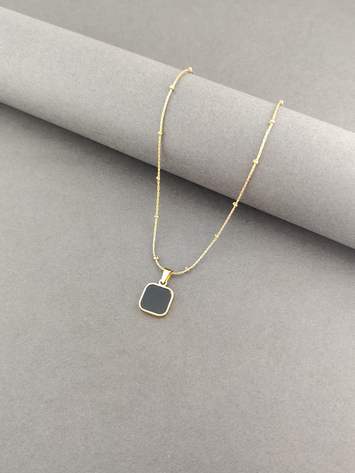 Linea Luxe Necklace (Black)