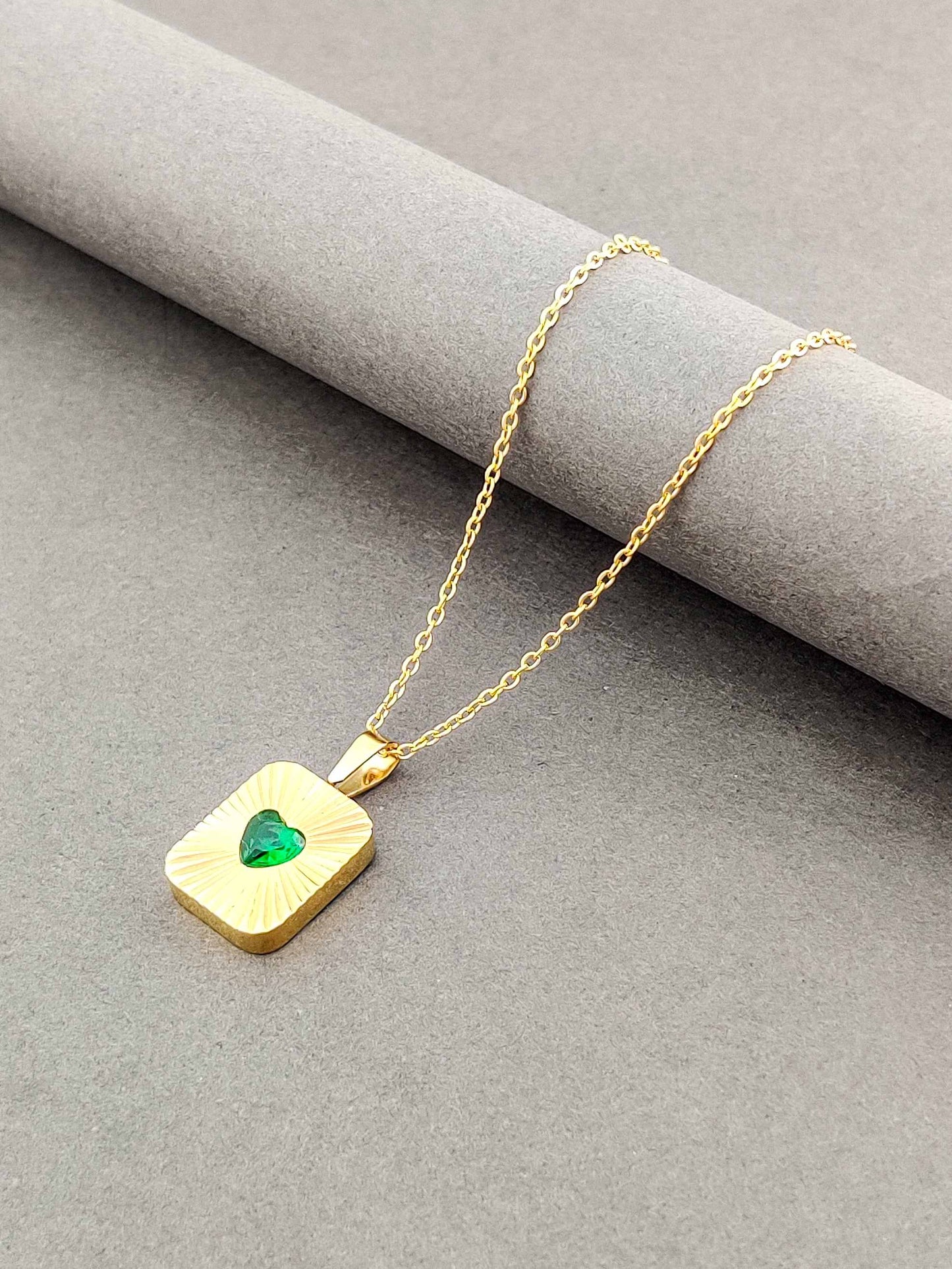 Emerald Heart Bar Necklace (Gold)