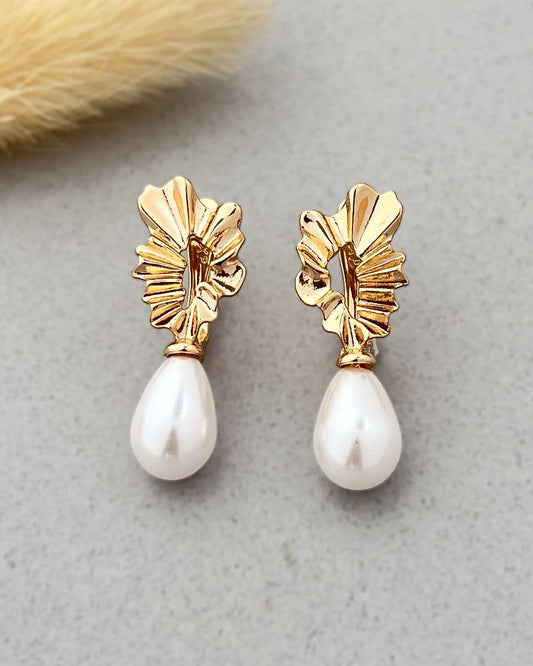 Pearl Bloom Huggie Hoops
