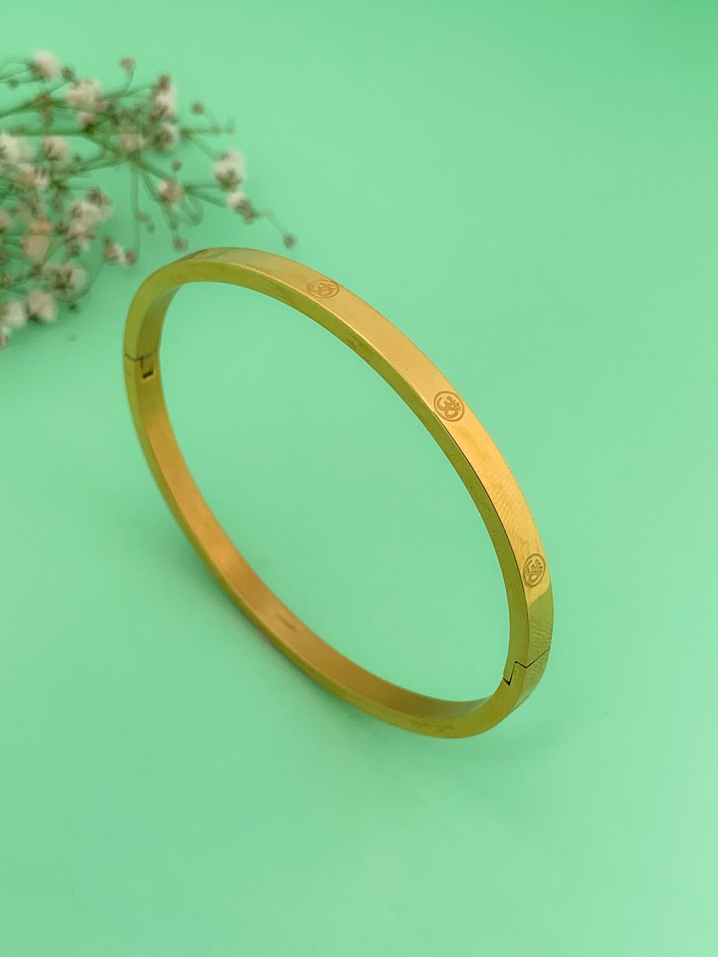 Om Bracelet Band (Gold)