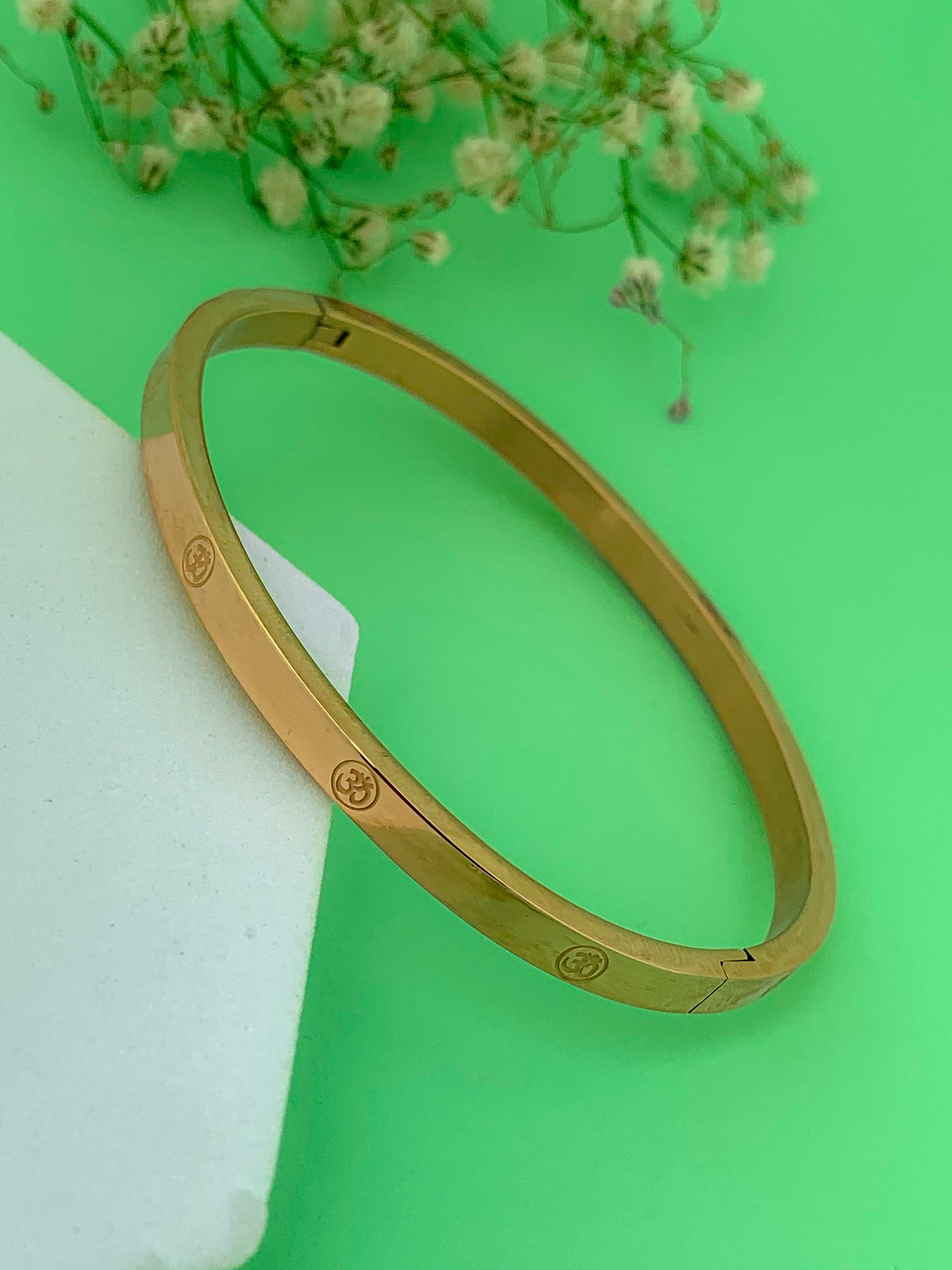 Om Bracelet Band (Gold)
