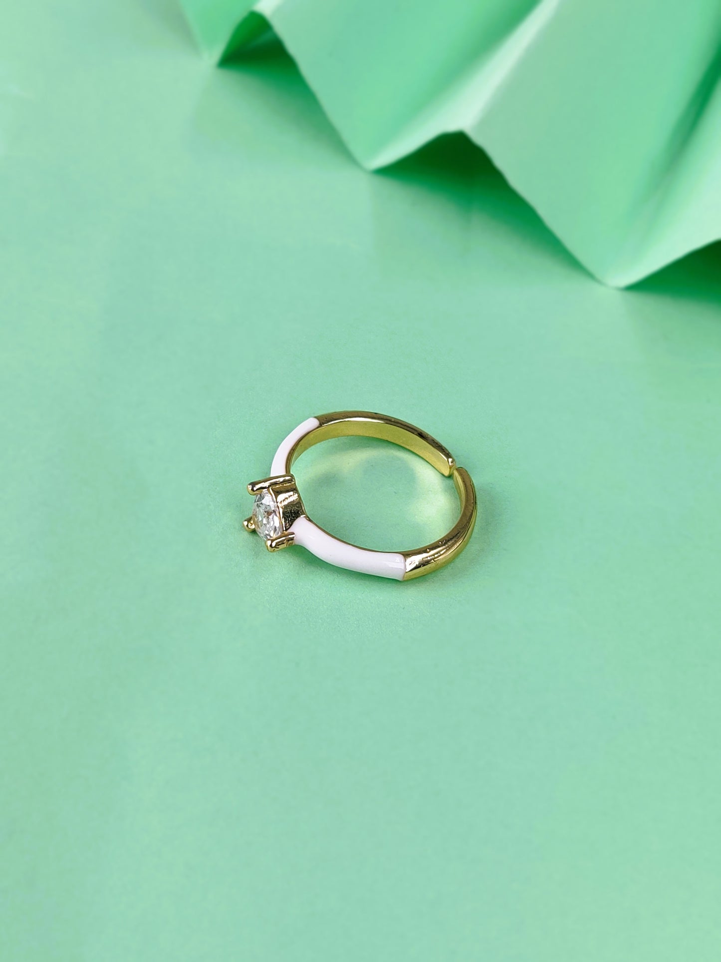 Susie heart ring (white)