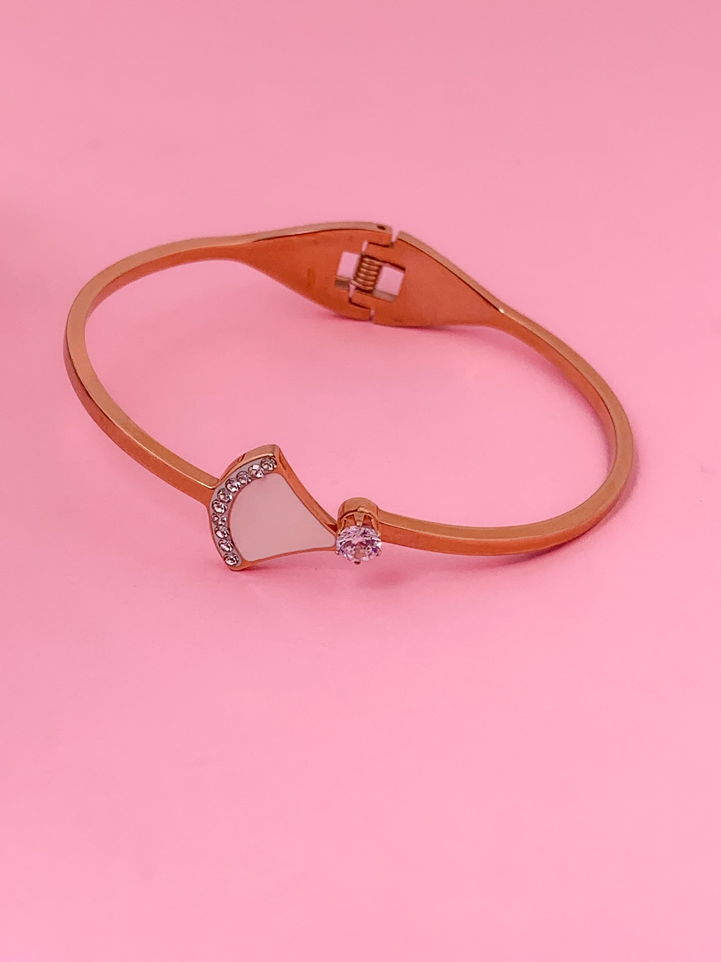 White Cassy Bracelet Band