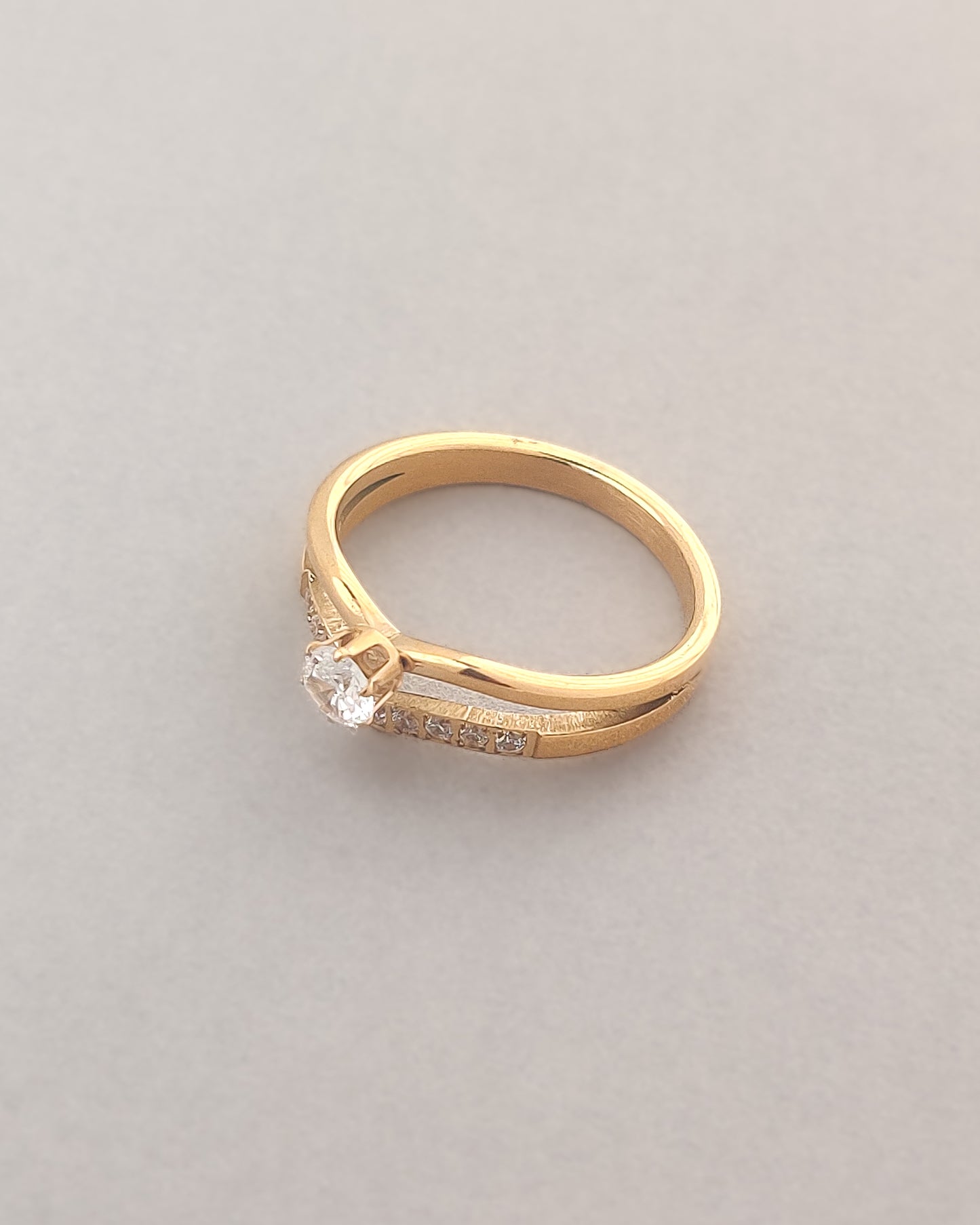 Gleam Ring