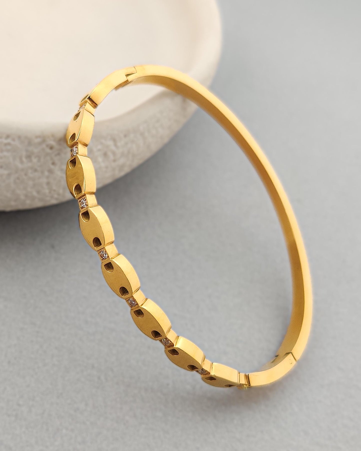 Vera Bracelet Band (Gold)