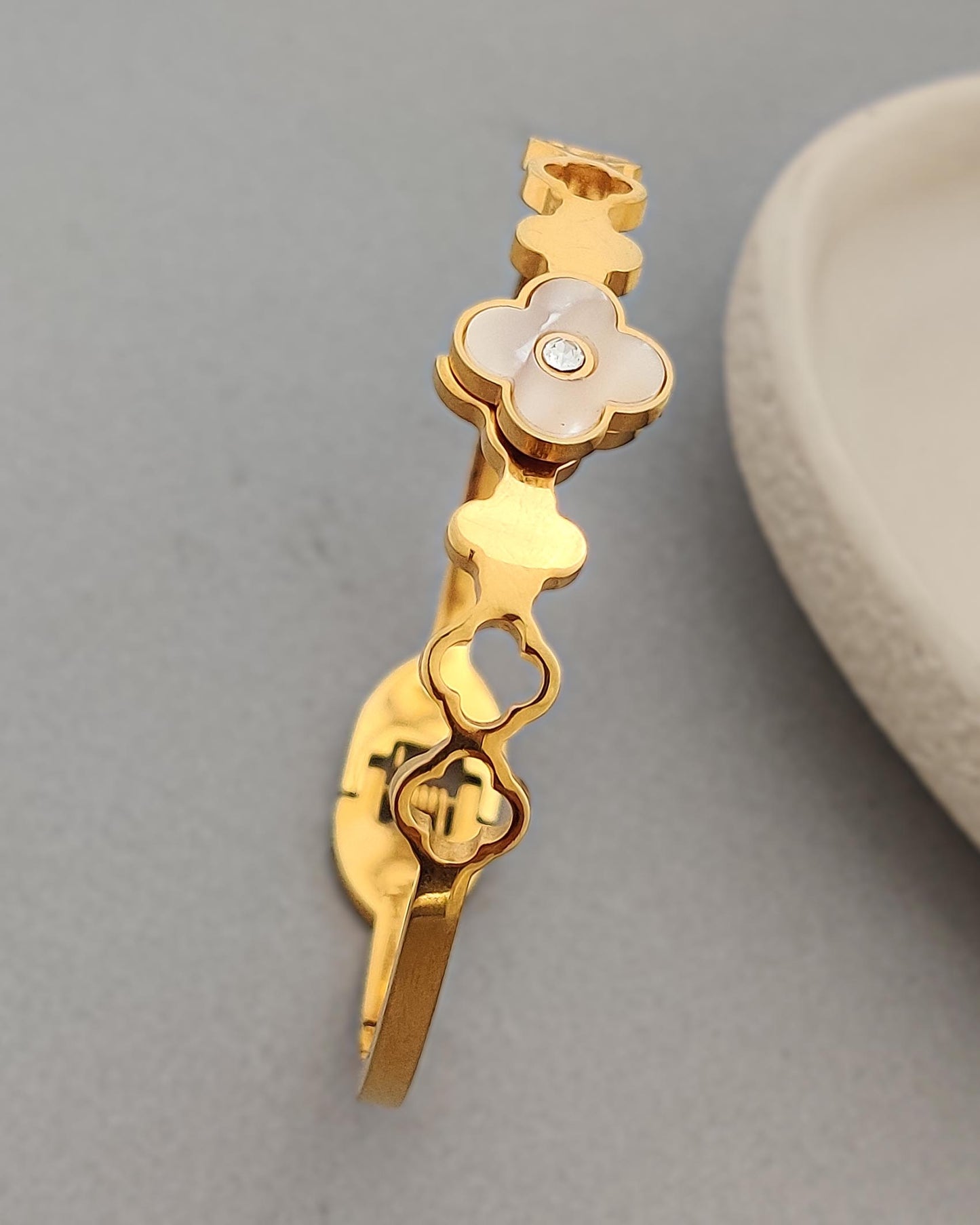 Clover Flourish Bracelet Band
