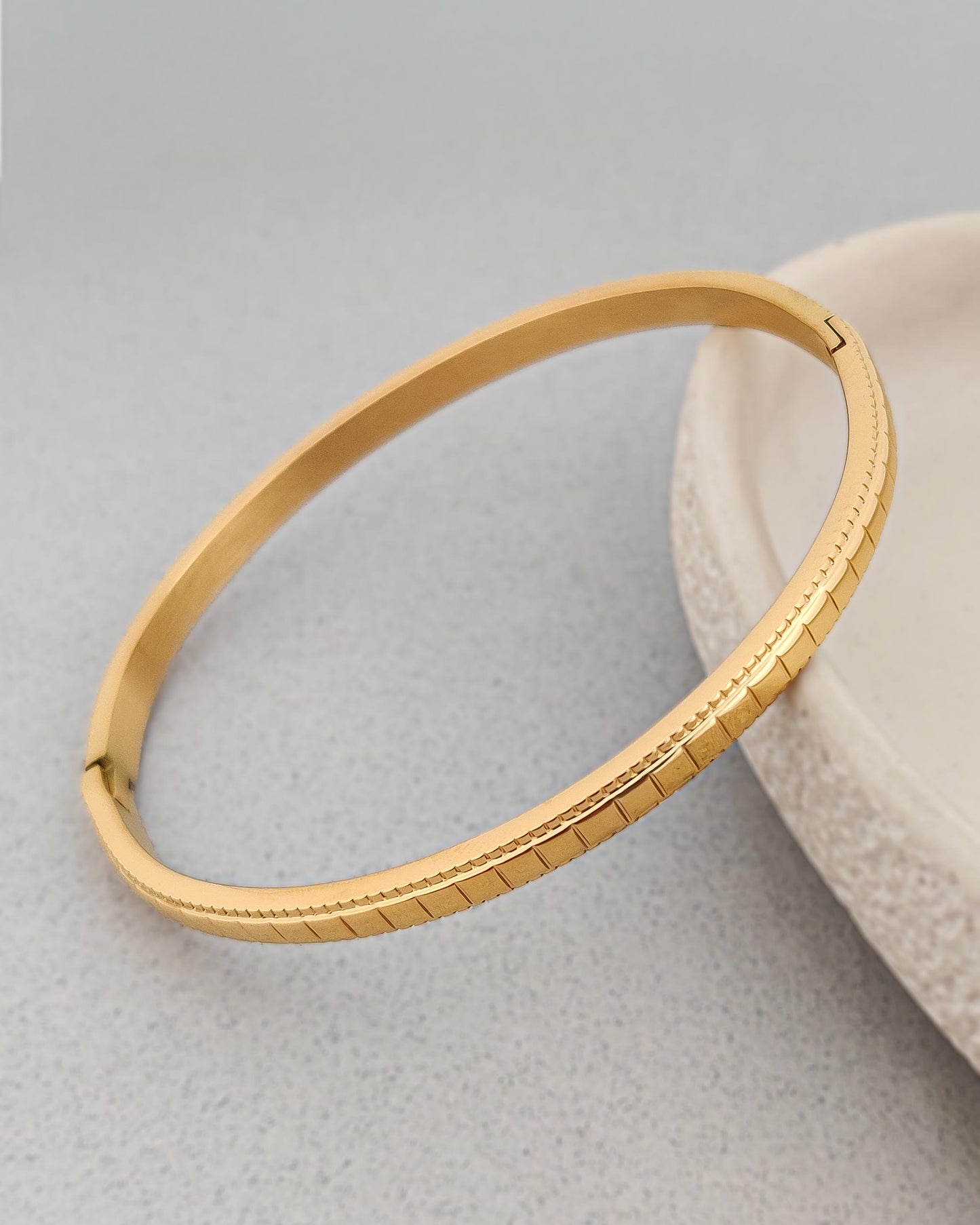 Rosy Glow Band (Gold)