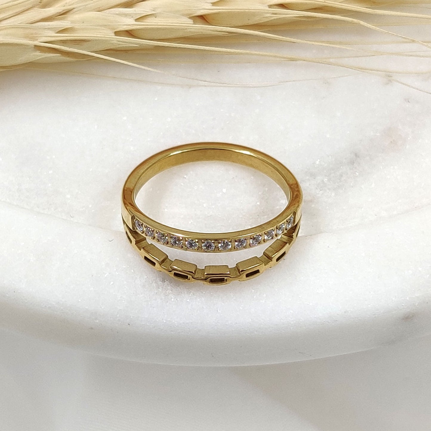 Crystal Link Ring
