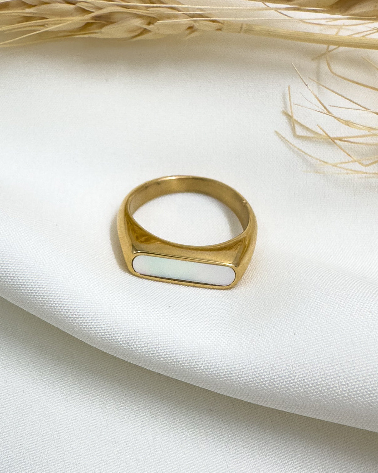 Aden Ring (White)