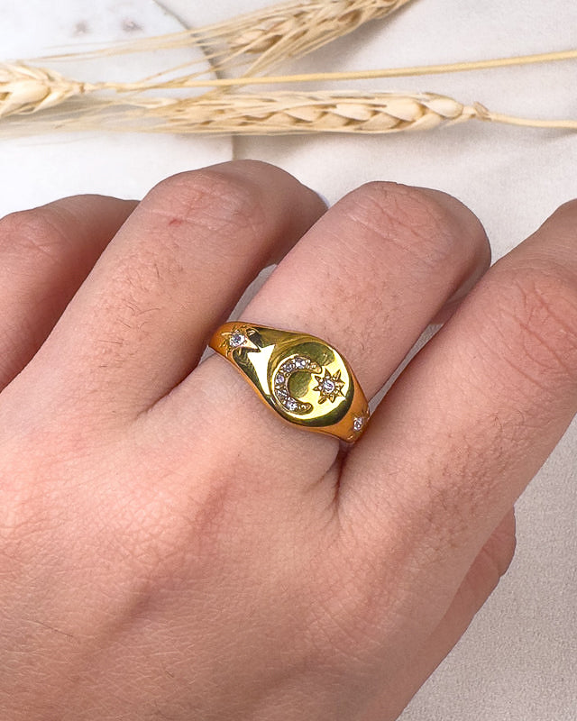 Emmy Moon Ring