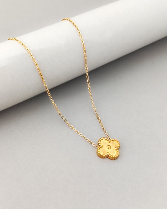 Elegant Clover necklace