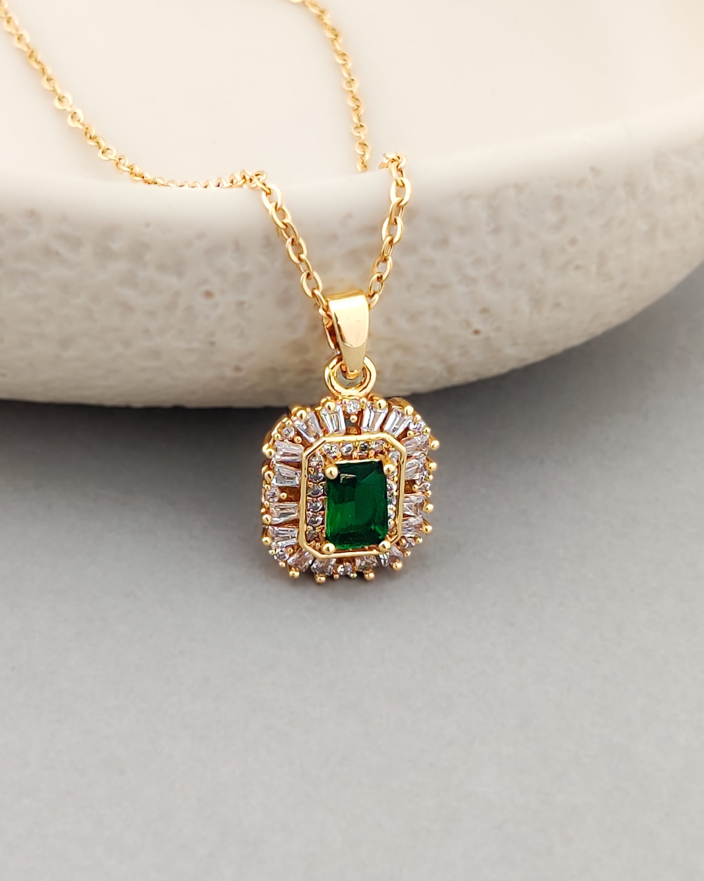 Emerald Radiance Pendant Necklace