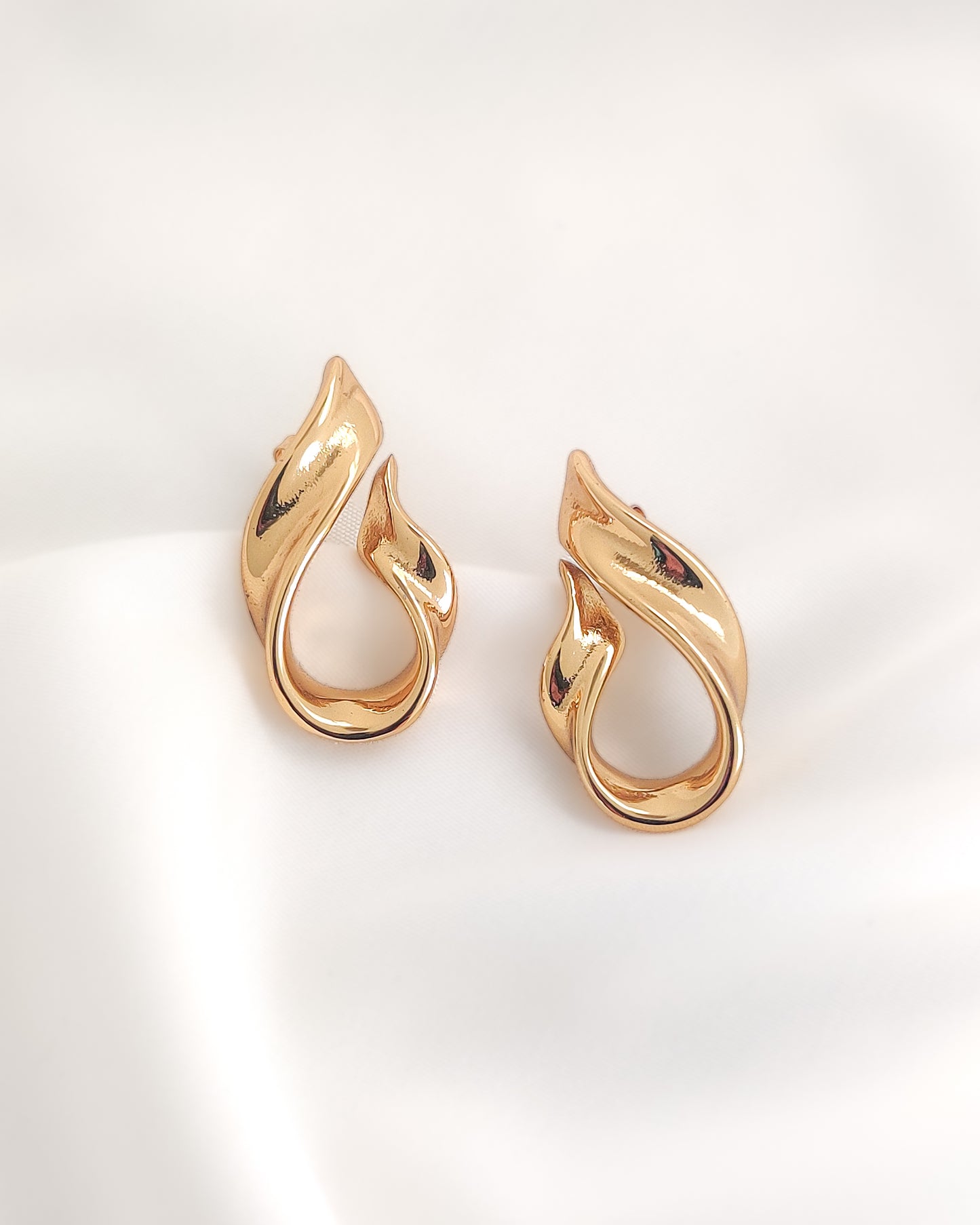 Wavy Gold Hoops