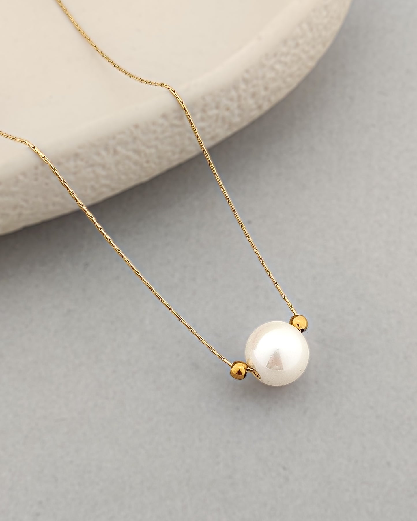 Classic Pearl Necklace