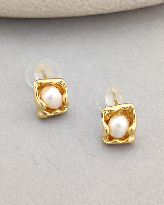 Dented Pearl Earring